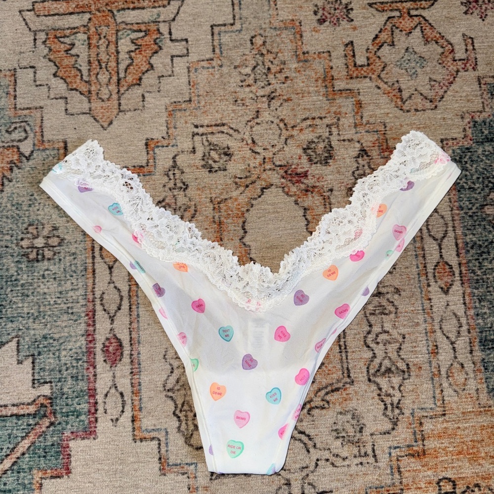SKIMS White Lace Heart Print Panties